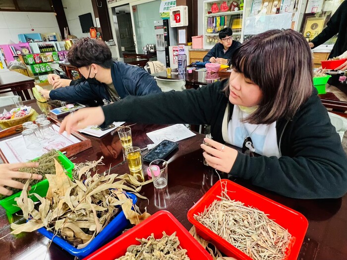 中草藥生技產品之開發課程參訪大安藥園